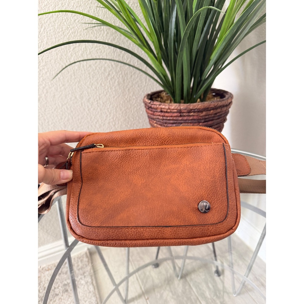 lululemon athletica Crossbody Bag in Cognac Brown